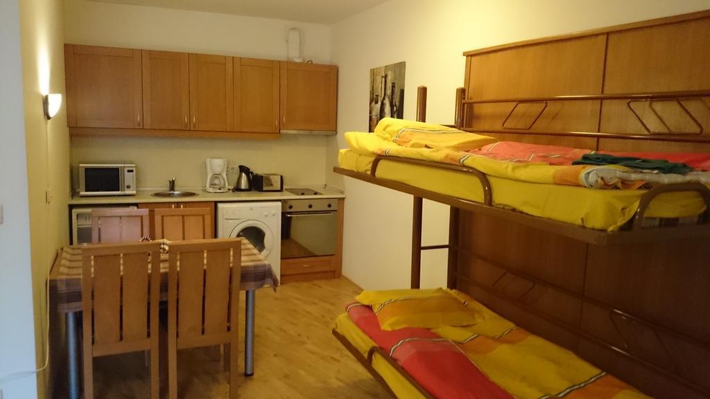 Tes Royal Plaza Apartments بوروفتس المظهر الخارجي الصورة