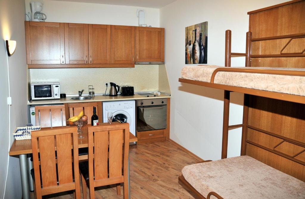 Tes Royal Plaza Apartments بوروفتس المظهر الخارجي الصورة
