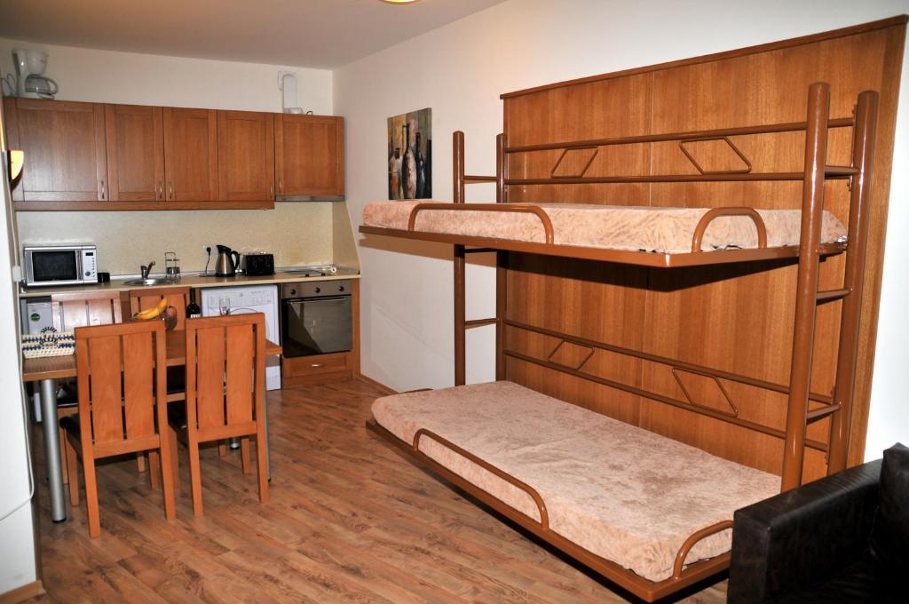 Tes Royal Plaza Apartments بوروفتس المظهر الخارجي الصورة
